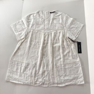 Doe & Rae Eyelet Peasant Top Size Medium